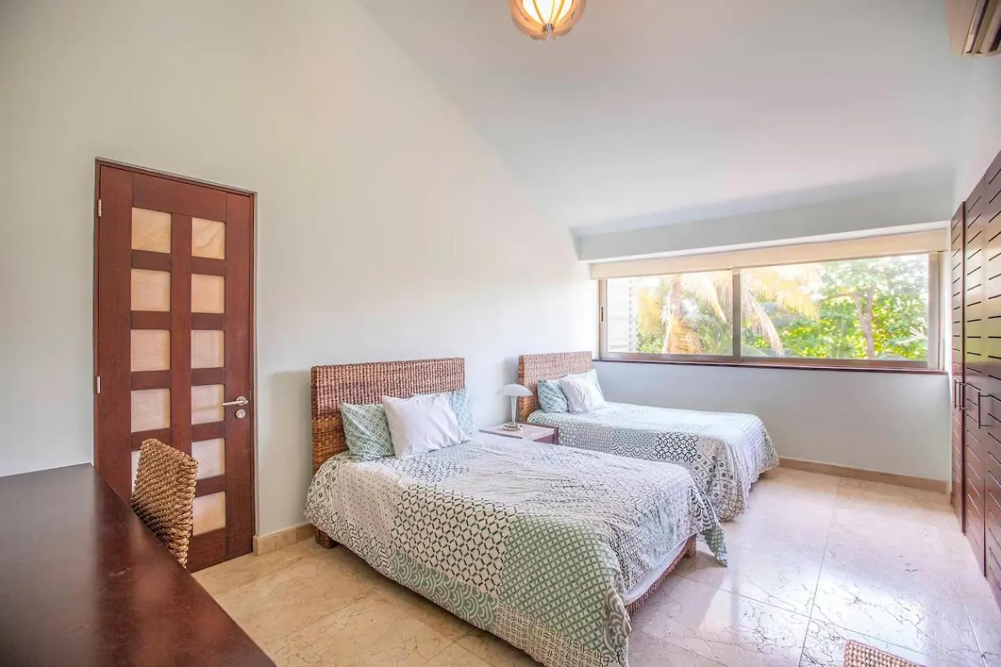 Oceanfront Villa - Private Beach At The Hotel Zone Cancún México