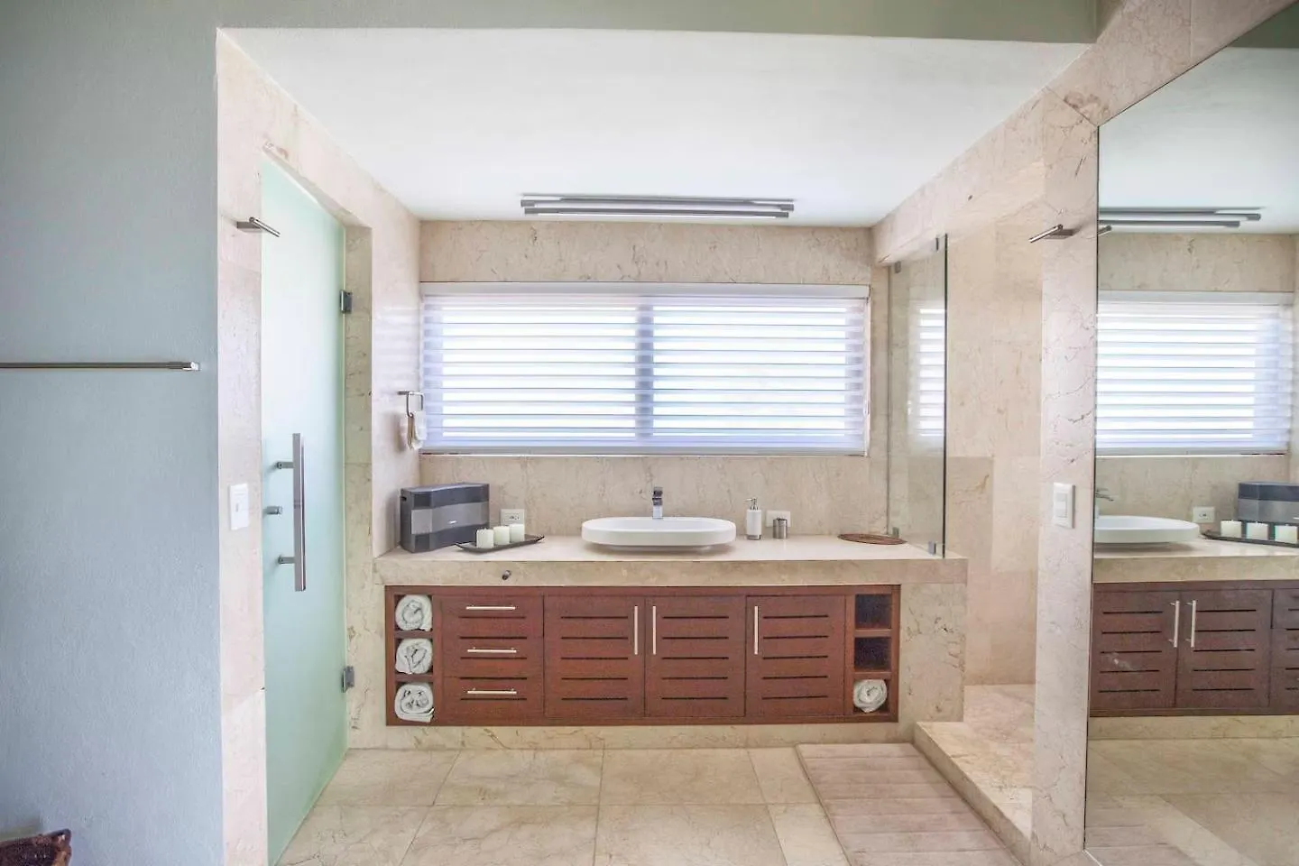 Oceanfront Villa - Private Beach At The Hotel Zone Cancún 0*,  México