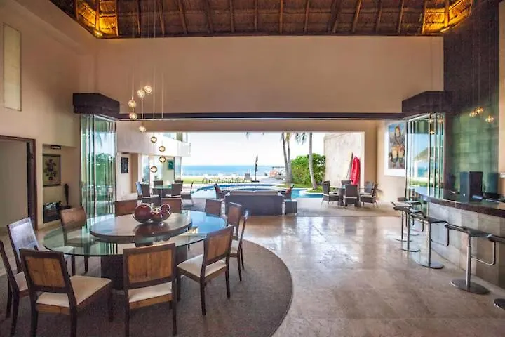 Oceanfront Villa - Private Beach At The Hotel Zone 칸쿤